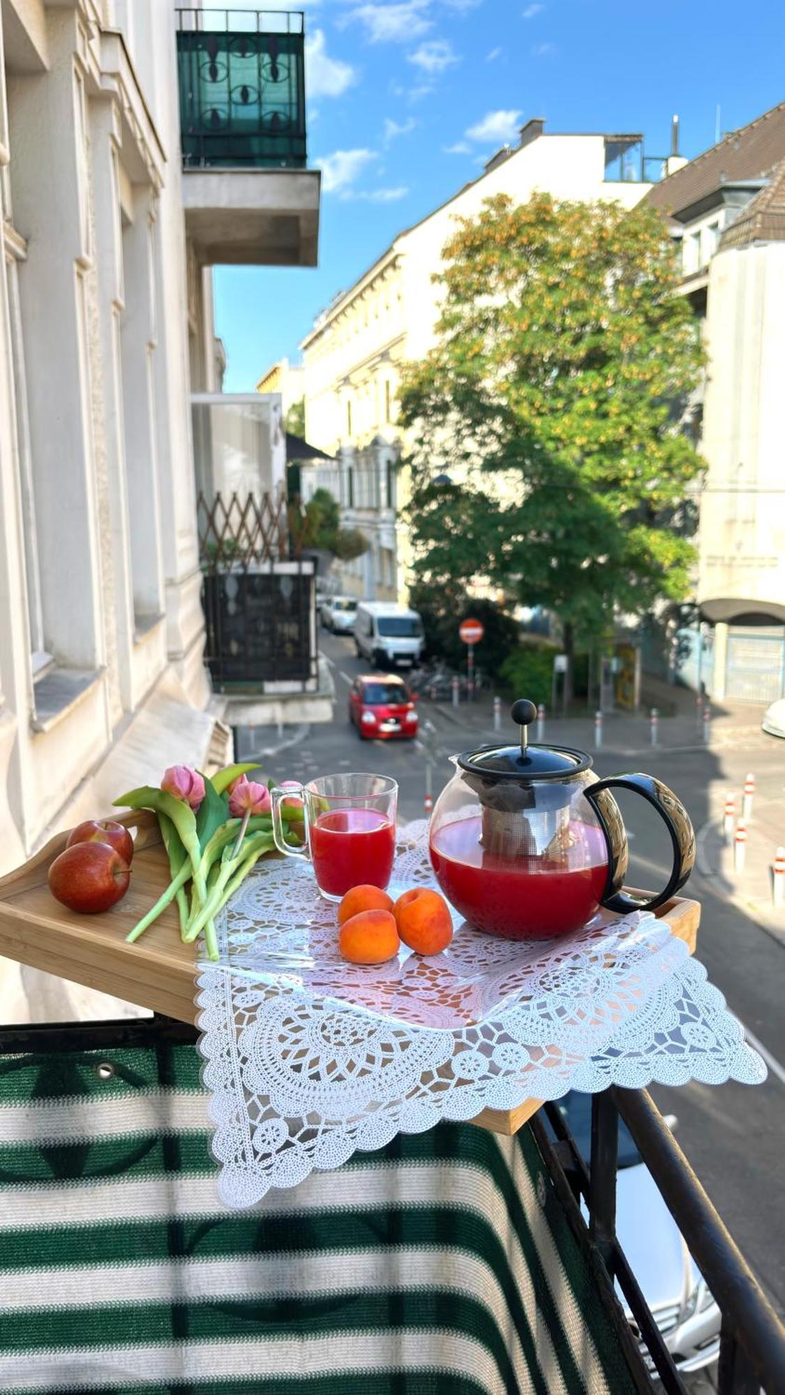 Big And Comfortable Mariahilfer Apartment Viena Exterior foto