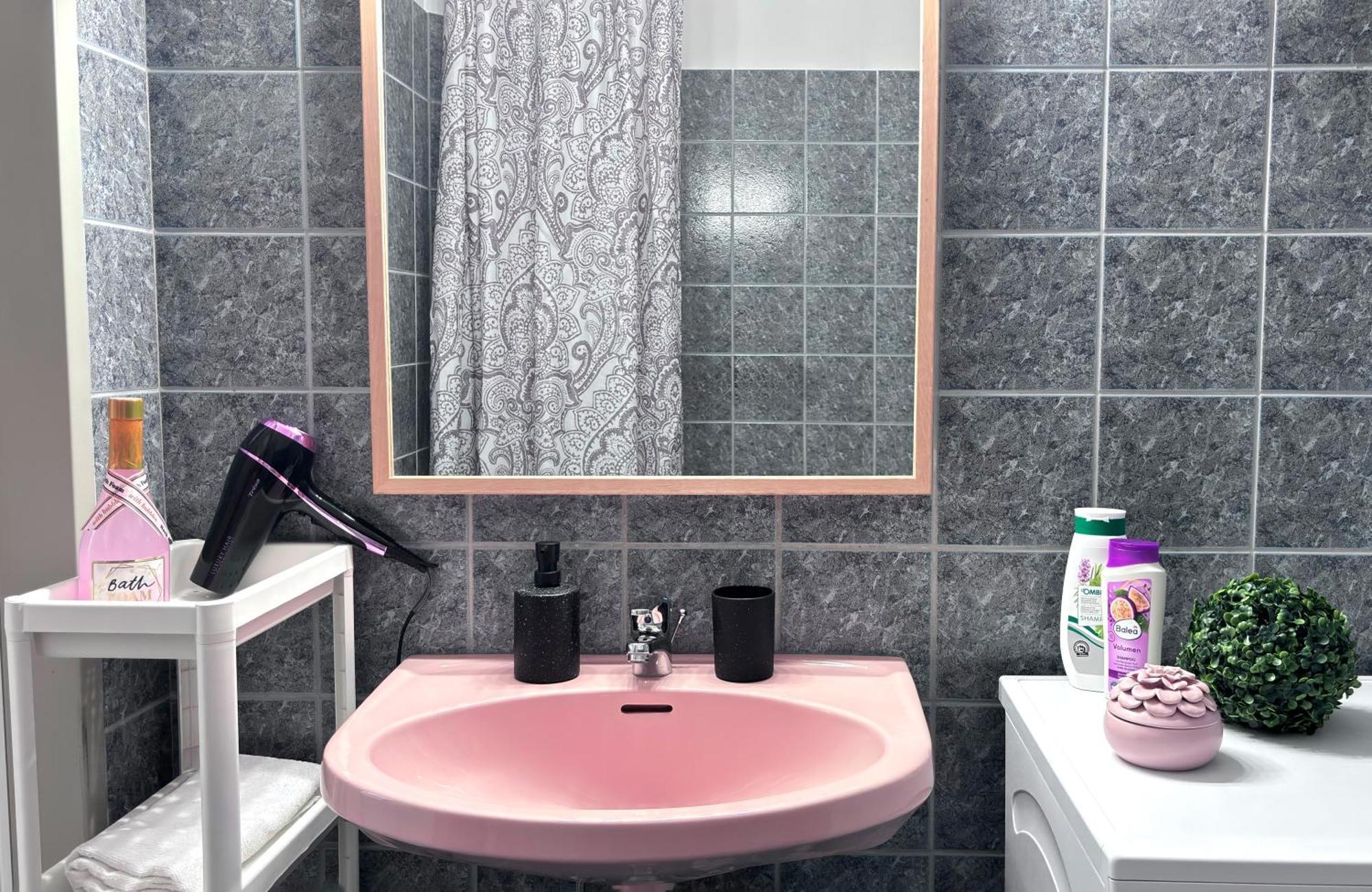 Big And Comfortable Mariahilfer Apartment Viena Exterior foto